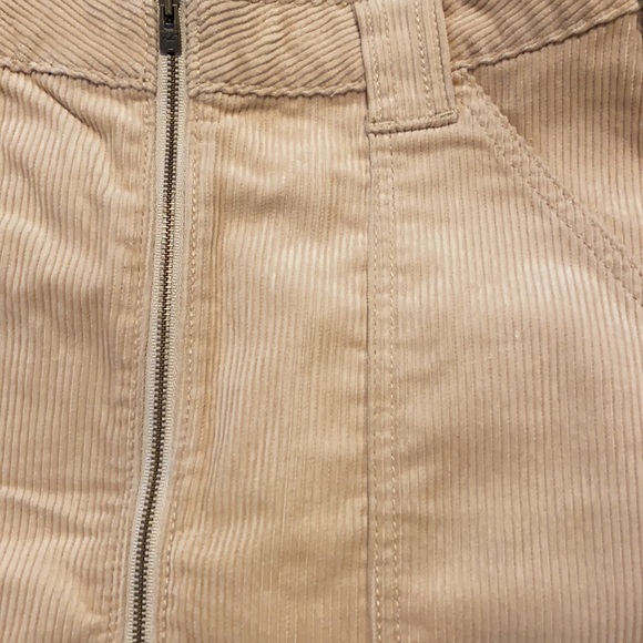 High rise tan skirt - Picture 3 of 4